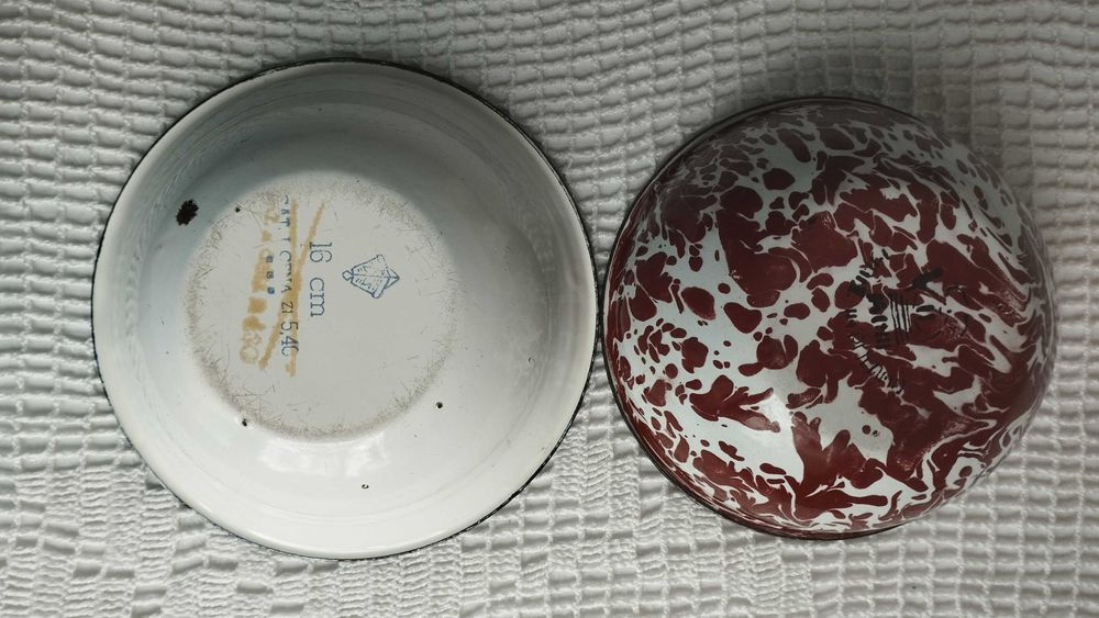 Stare miseczki emaliowane