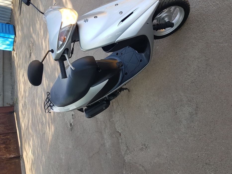 Скутер мопед Suzuki Address V50