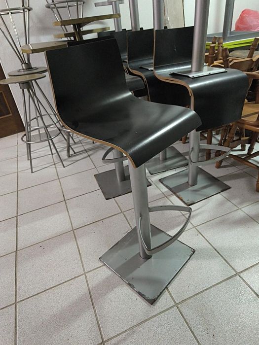 Bancos altos para bar/cafe