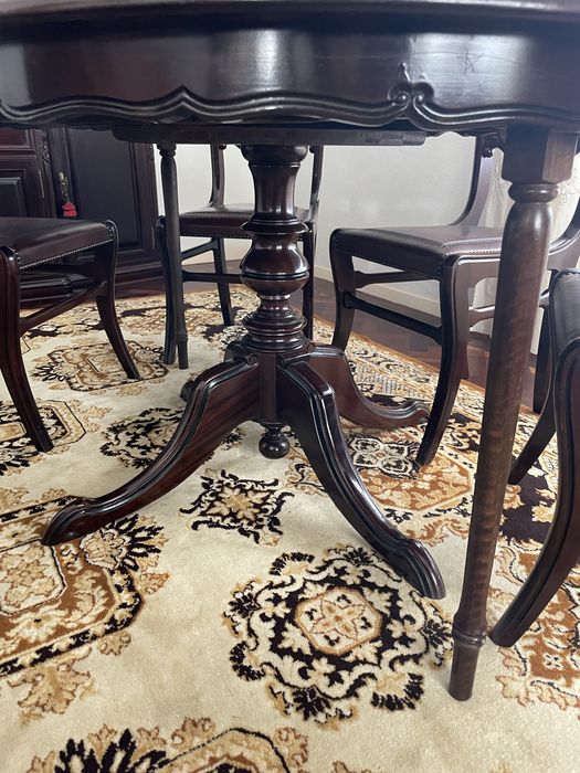 Mesa de jantar mogno com 6 cadeiras