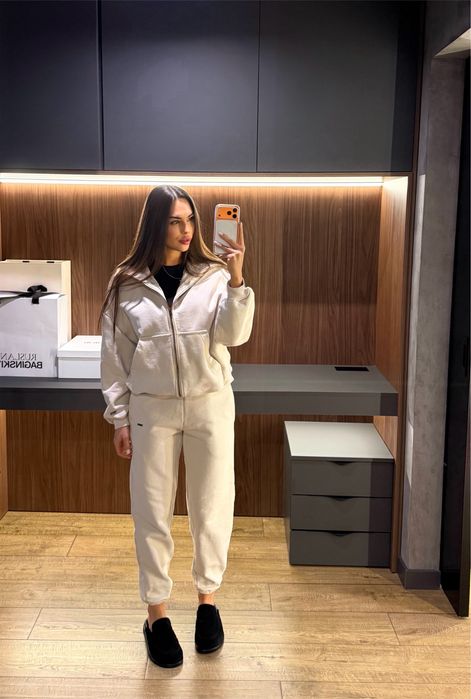 Жіночий спортивний костюм Katimo Lessence studio Ace Kmily 044garden