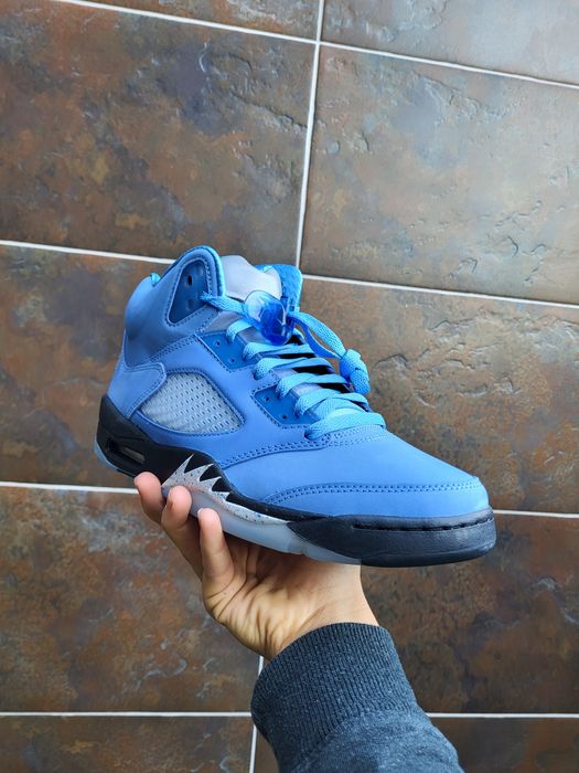 Air Jordan 5 UNC