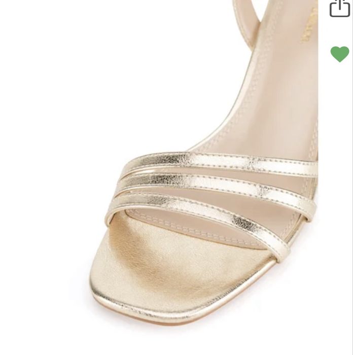 Босоніжки в золотому кольорі , Clara Barson