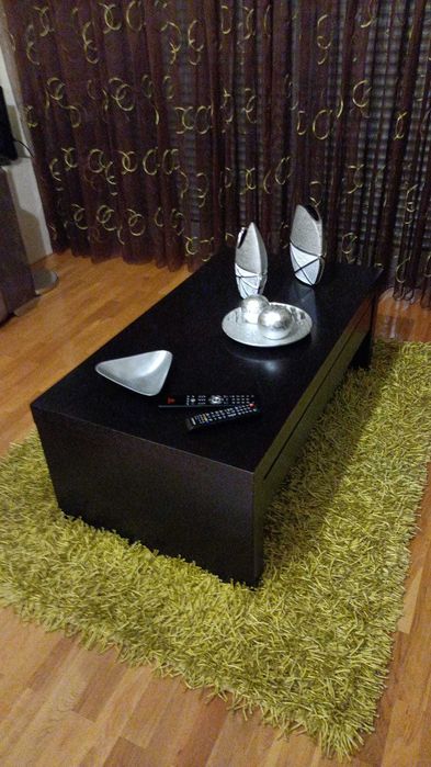 Estante de Sala em Wengue Chocolate e mesa de centro