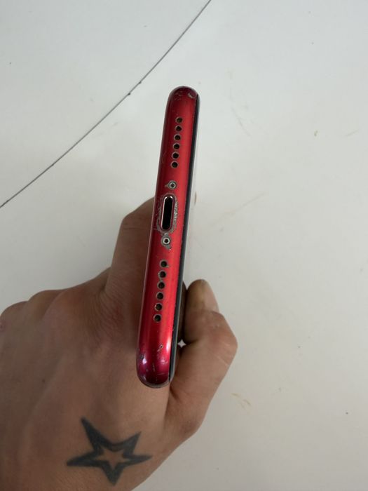 iPhone 11 64gb (Product red)