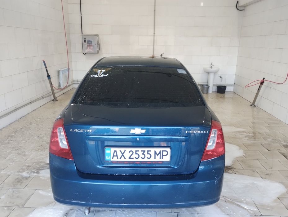 Автомобиль Шевроле Лачетти