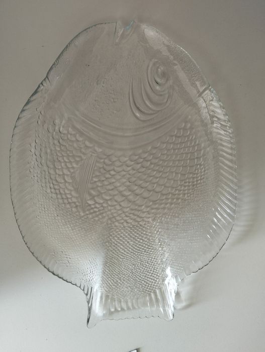 Conjunto 2 pratos (travessas) vidro formato de peixe novos cada 7€