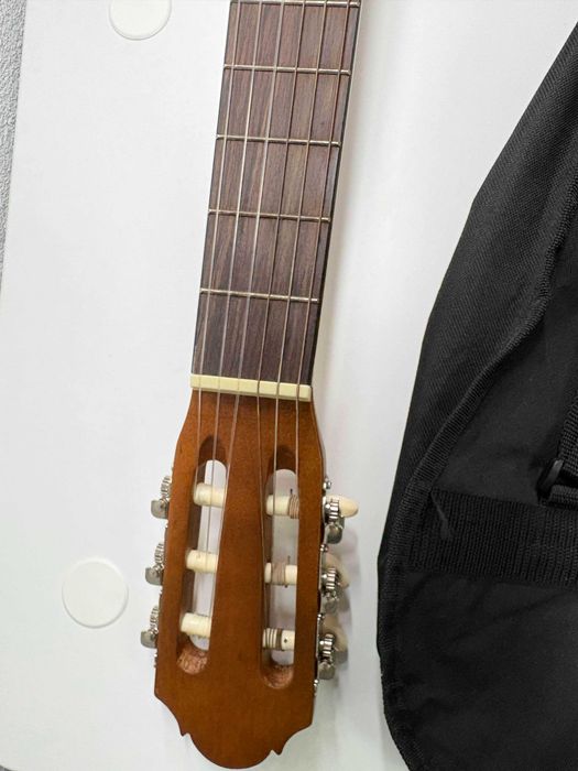 Guitarra Classica Stagg C440 com mala- praticamente nova