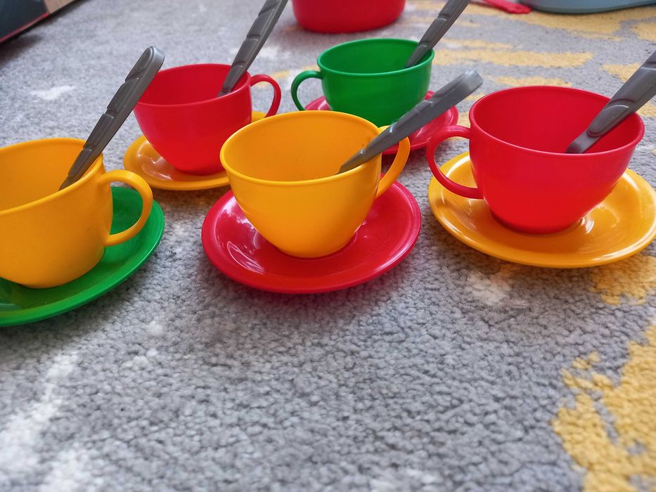 Набір дитячого іграшкового посуду
