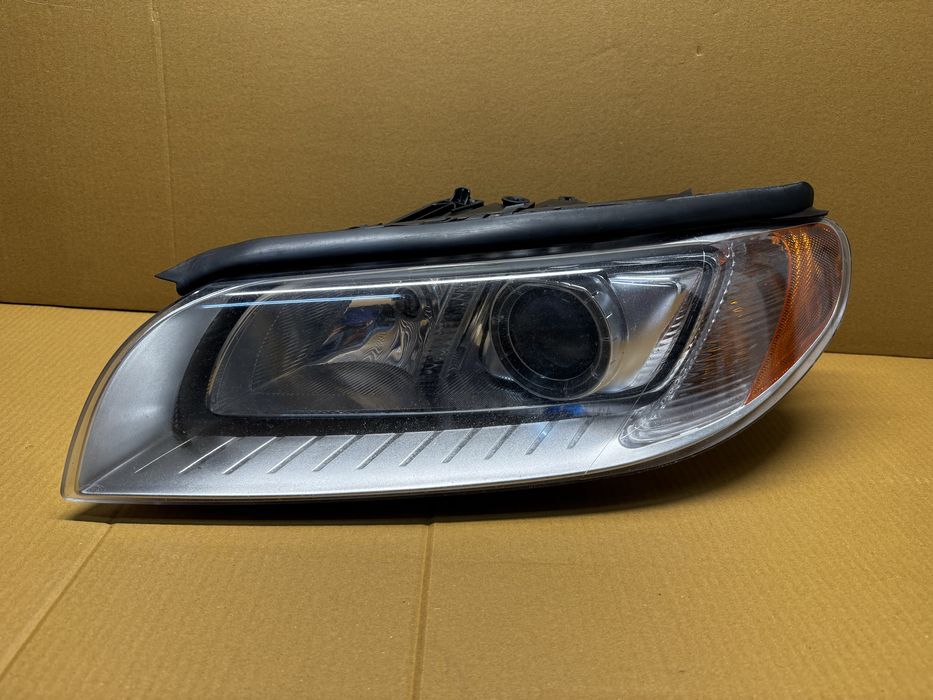 Lampa,reflektor xenon skretny volvo v70,s80,xc70  31353,532