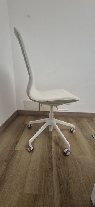 Secretária Hemnes + Cadeira