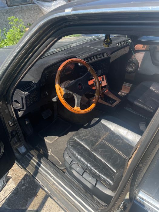Продам BMW E23 735i