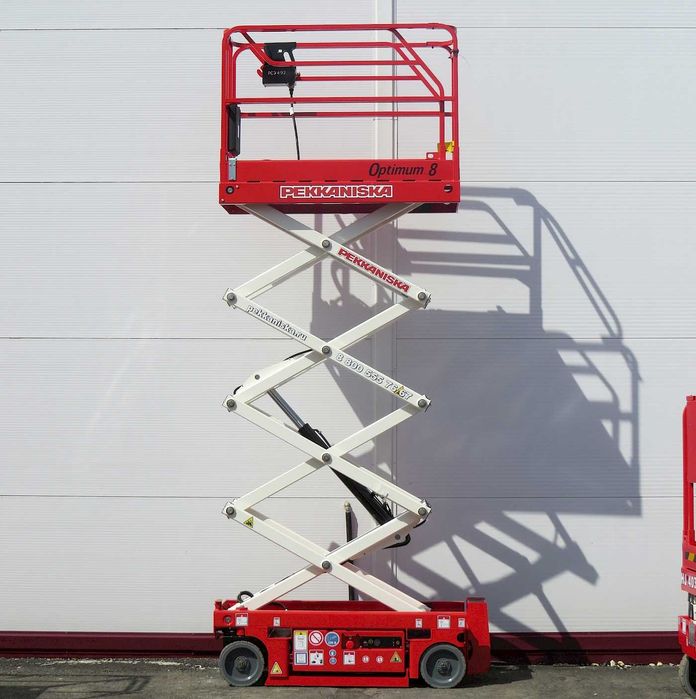 ОРЕНДА акумуляторного ножичного підйомника Пекканіска OPTIMUM 8