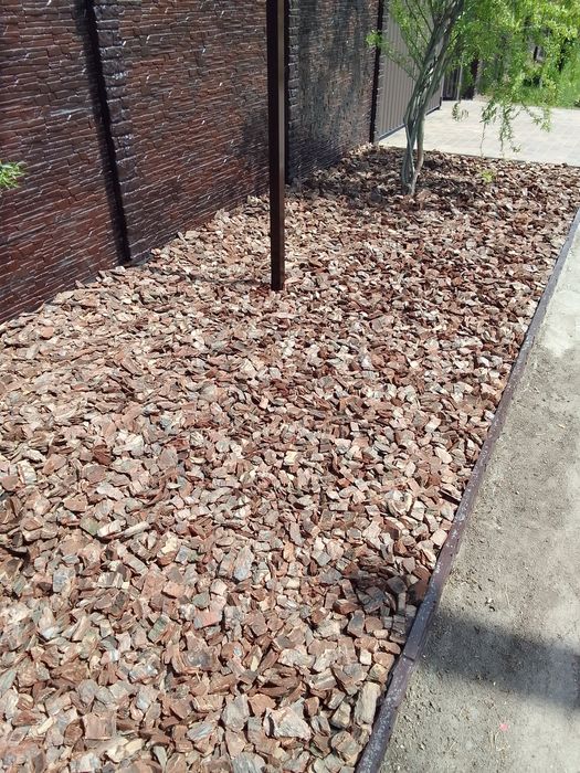 Кора соснова  для декора клумб