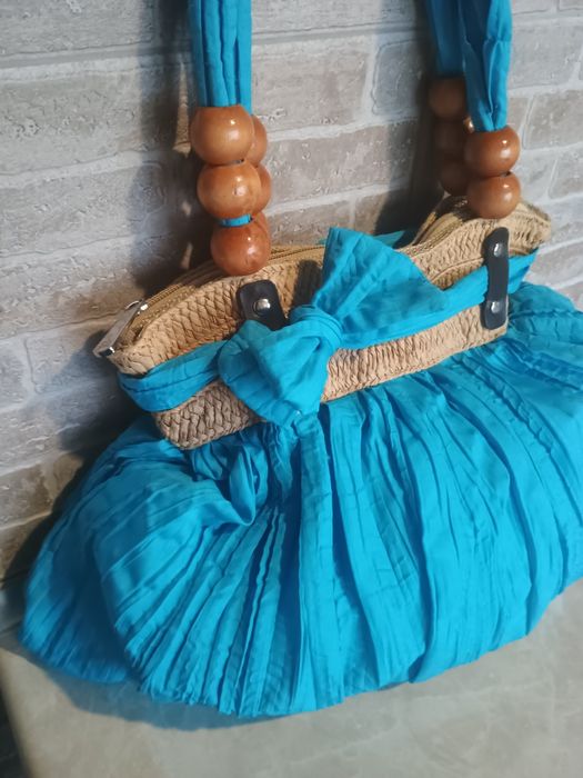 Сумка  на  плече