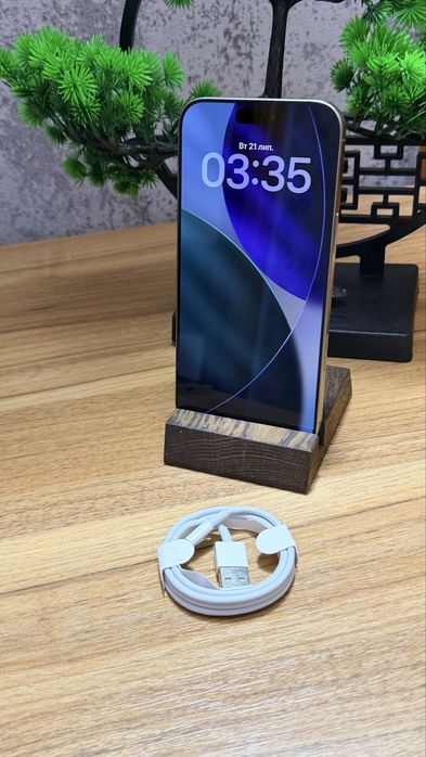 iPhone 16 pro  мах на 256 гб  є ОБМІН
