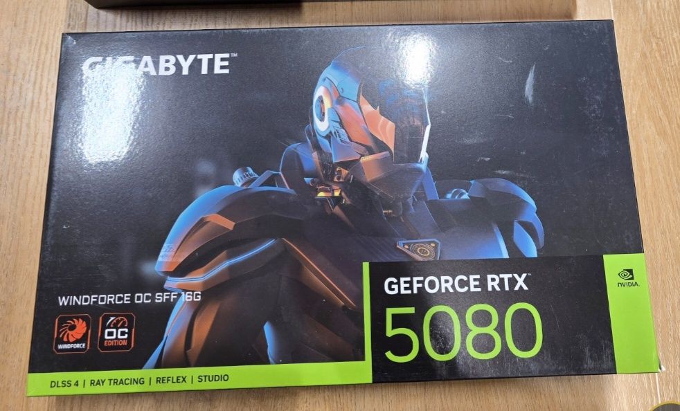 Видеокарта GIGABYTE GeForce RTX 5080 Windforce OC SFF 16G