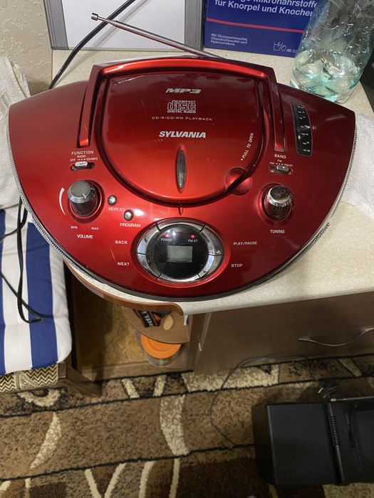 Магнітофон МП3 і радіо FM Sylvania