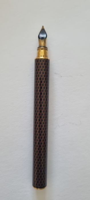 Caneta de tinteiro  S.T. Dupon "Classique" Laca da China "Laque de chine" & Ouro 18K