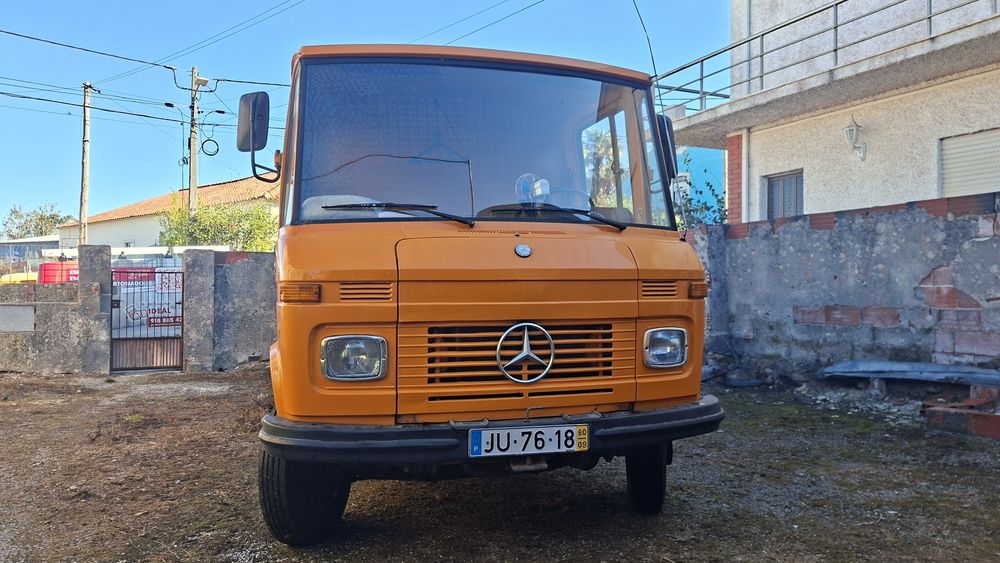 Mercedes-Benz 100