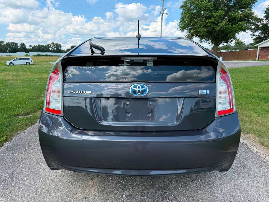 Toyota Prius Three      2015