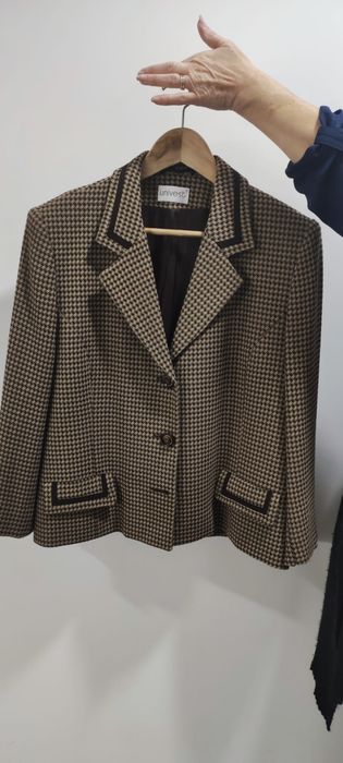 Selling a Brown Coat/Blazer