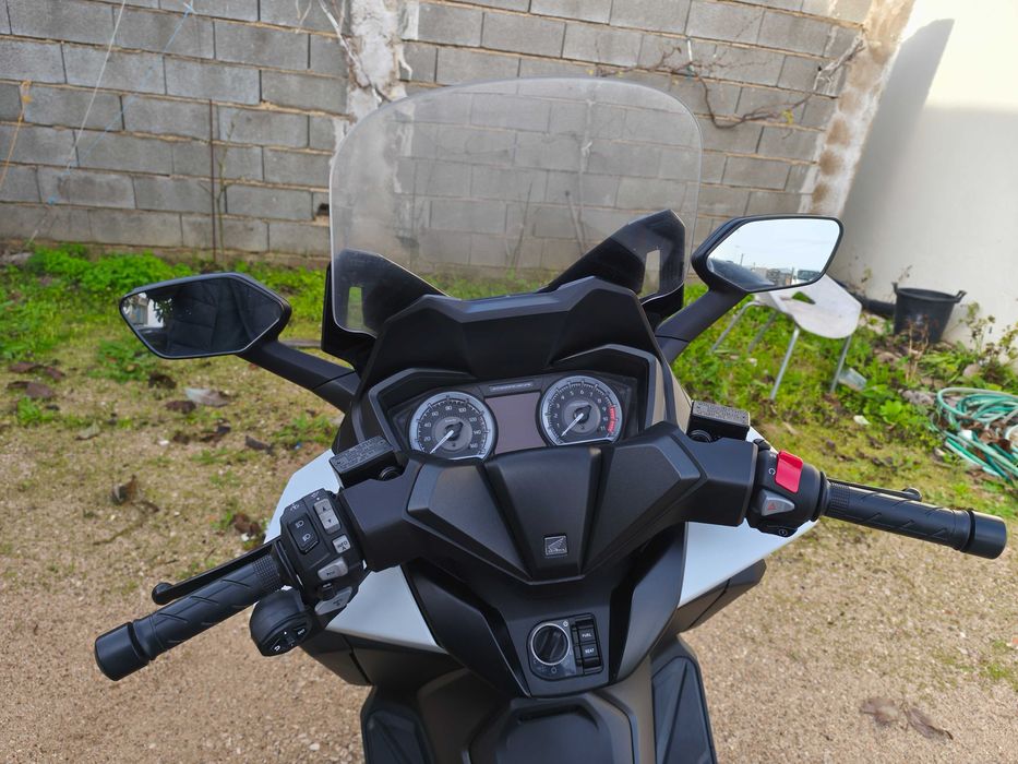 Honda Forza 350   FARO