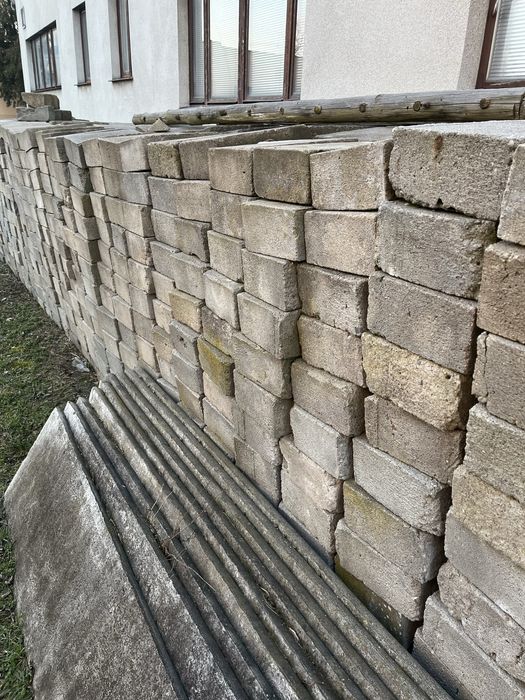 Bloczki fundamentowe, cegła „M”