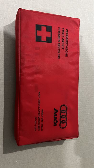 Apteczka Audi A4 B5 FL