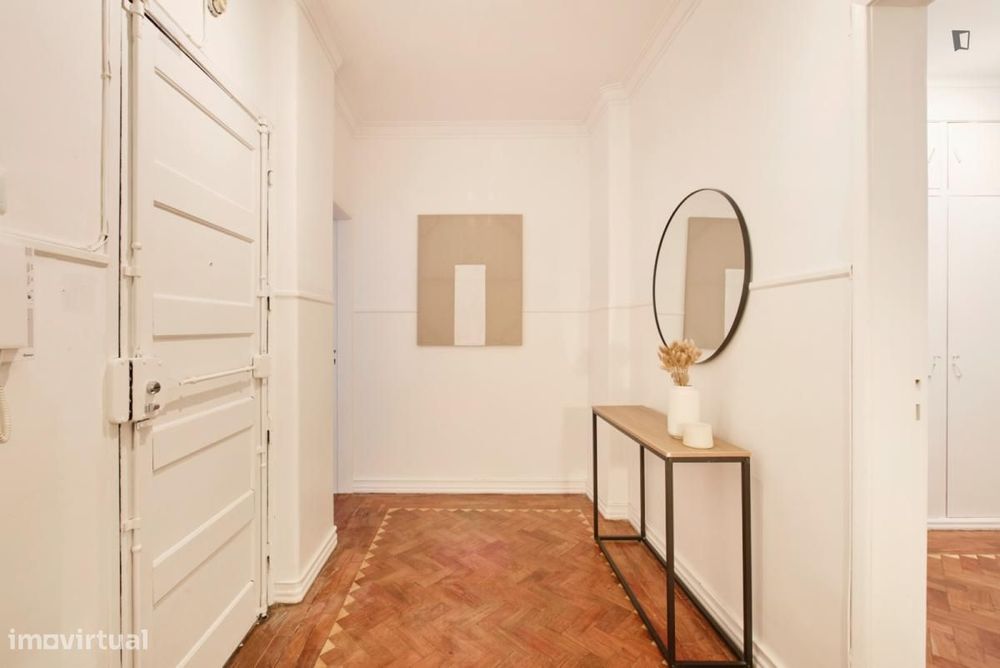 Quarto - localizado em Entrecampos Lisbon