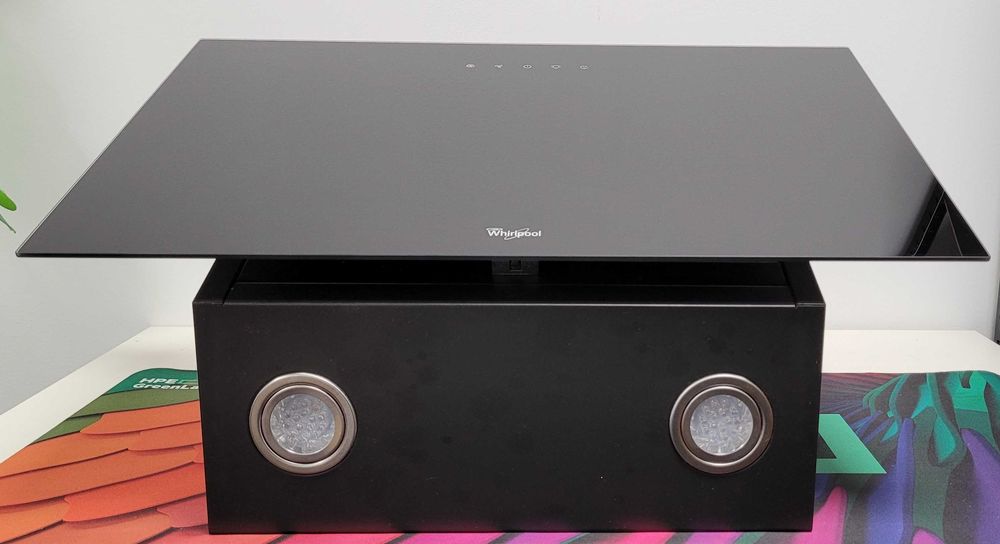 Okap kominowy Whirlpool AKR 038 G BL