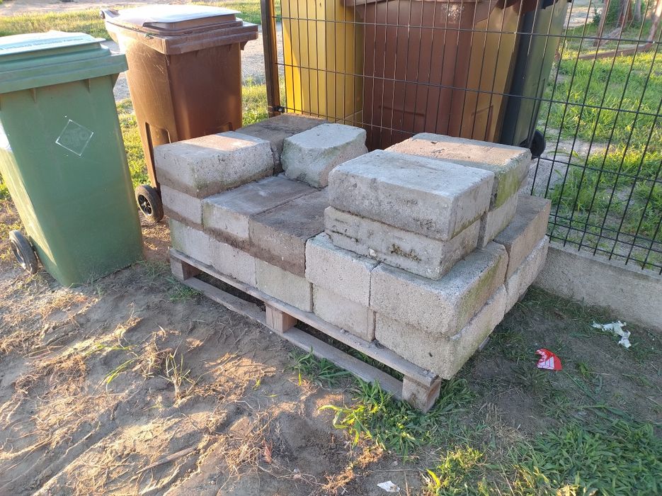 Sprzedam bloczki betonowe 14x24x38