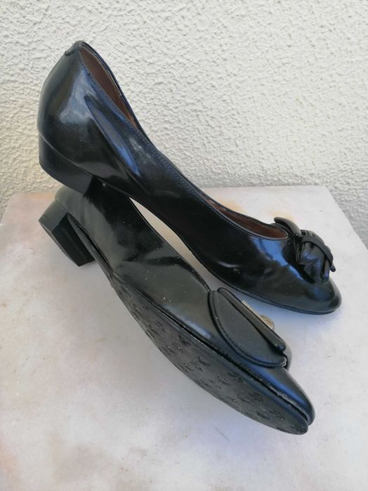 Sapatos de senhora n. 40 e outros
