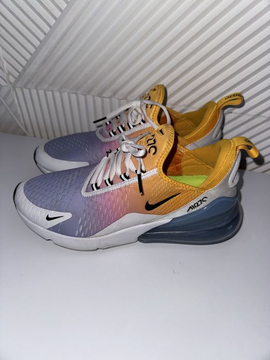 Кросівки Nike Air Max 270