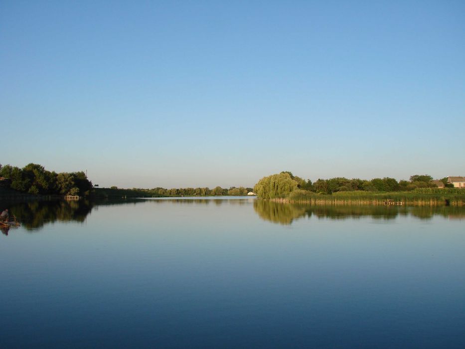 Ділянка під забудову 23 сотки. Газ, світло, асфальт. Поруч ставок