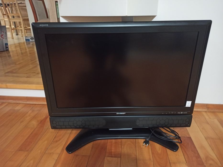 Telewizor LCD SHARP