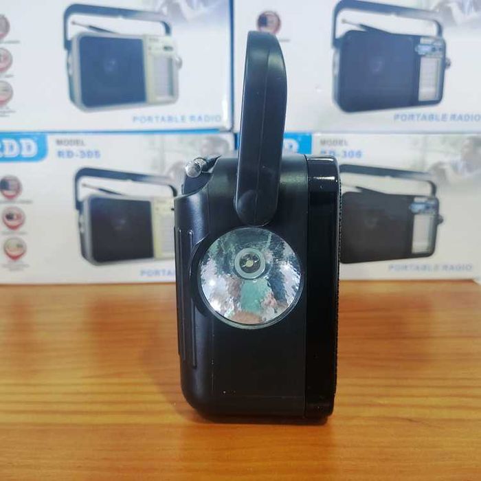 Rádio Retro Portátil RDD RD-306 24 Bandas com X-BASS com Lanterna