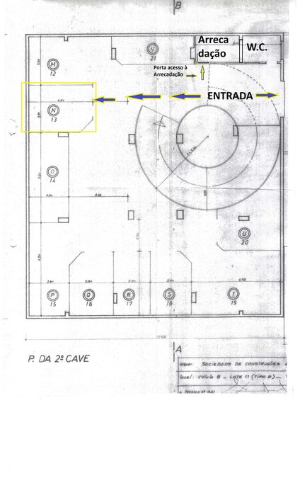 Vende-se espaço em Parqueamento comum Tapada das Merces