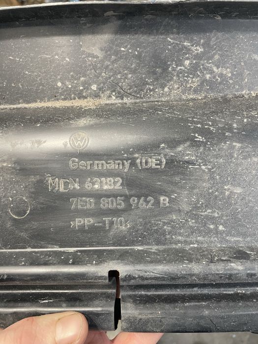 направляючу повітря рецєйсталінг VW transporter T5 09-15 7e0805962b