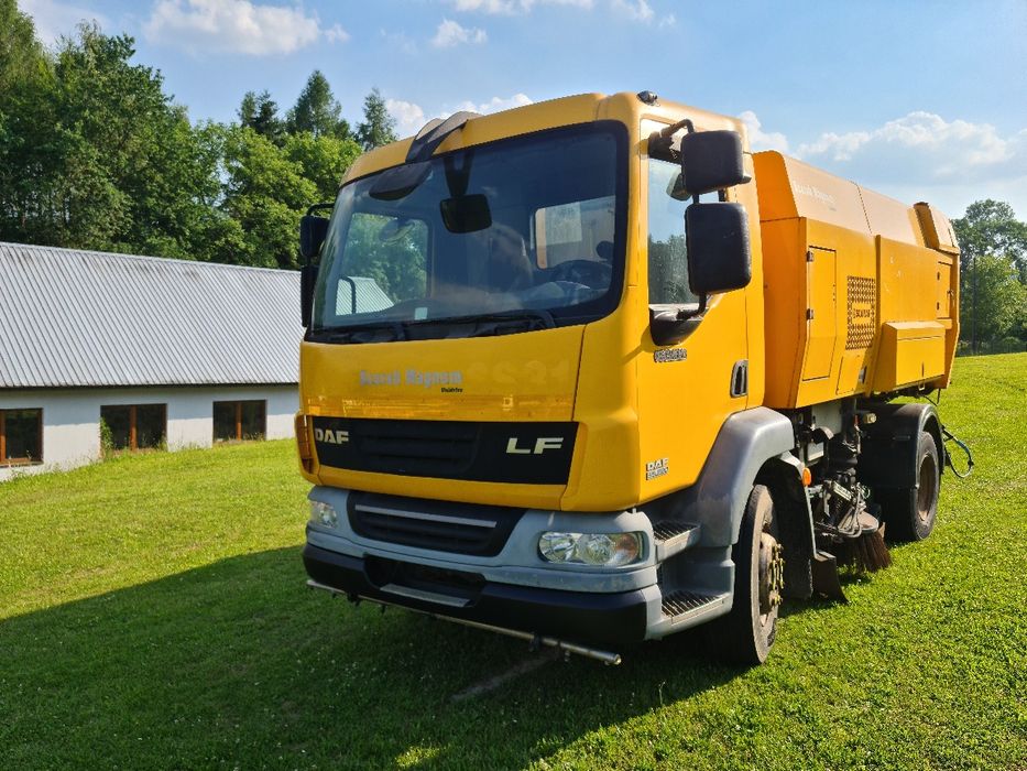 Zamiatarka uliczna DAF LF 55.220 Scarab Magnum  johnston bucher