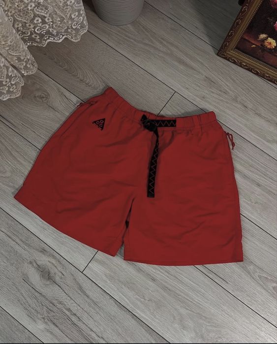 Нейлонові шорти nike acg s-m