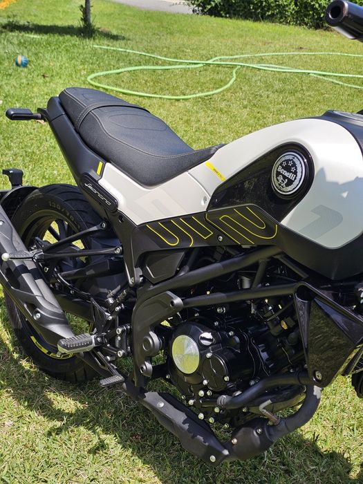 Mota 125 Benelli Leoncino ainda na garantia