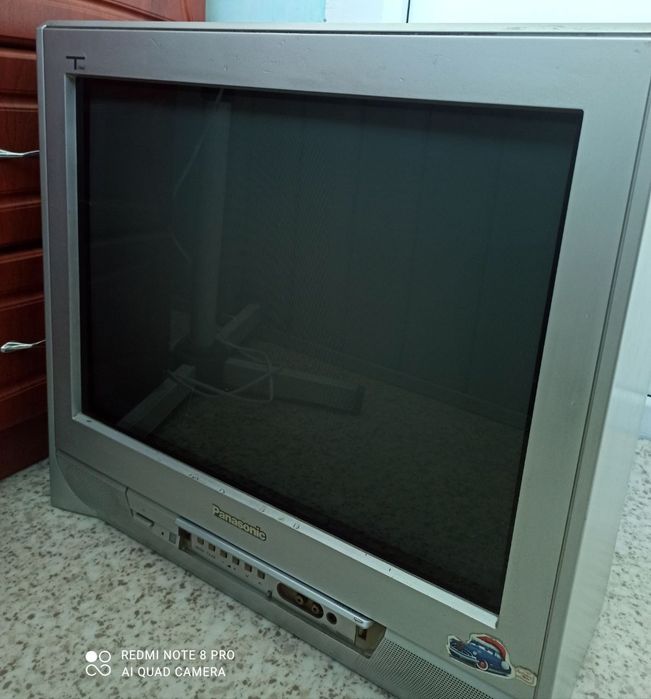 Старий телевізор Panasonic Tau Quintrix F для старих приставок