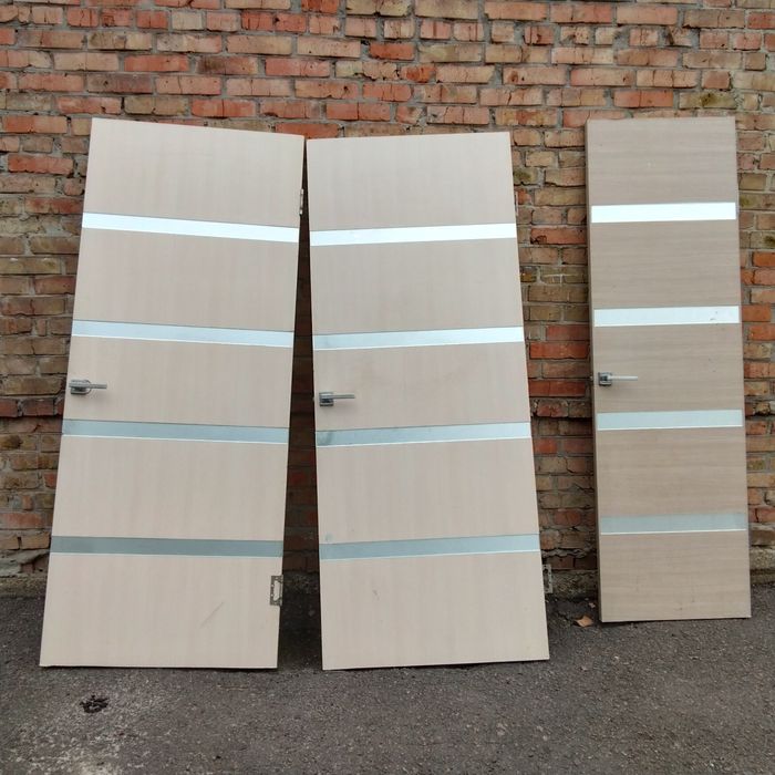 Продам двері в хорошому стані.