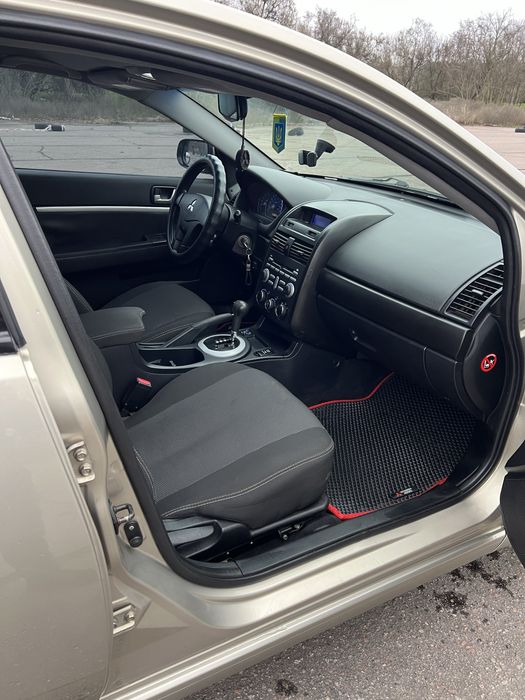 Mitsubishi Galant 2.4 Автомат Мітсубісі