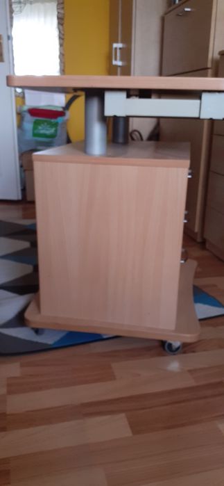 Sprzedam biurko uzywane