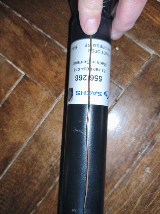 Амартизатори, відбійники+пильники,опора амортиз., нові для wag