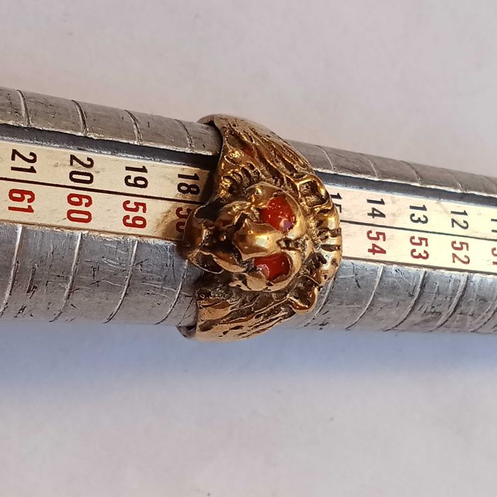 Vintage Sygnet LEO Lew – Handmade Boho, Unikat z UK, Styl Retro