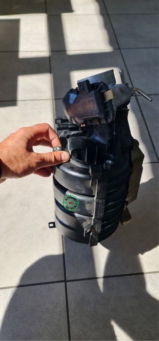 Впускной коллектор Toyota Camry 70 дроссельная заслонка