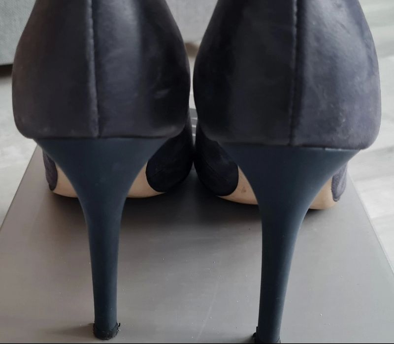 Botki zamszowe Carinii r.37